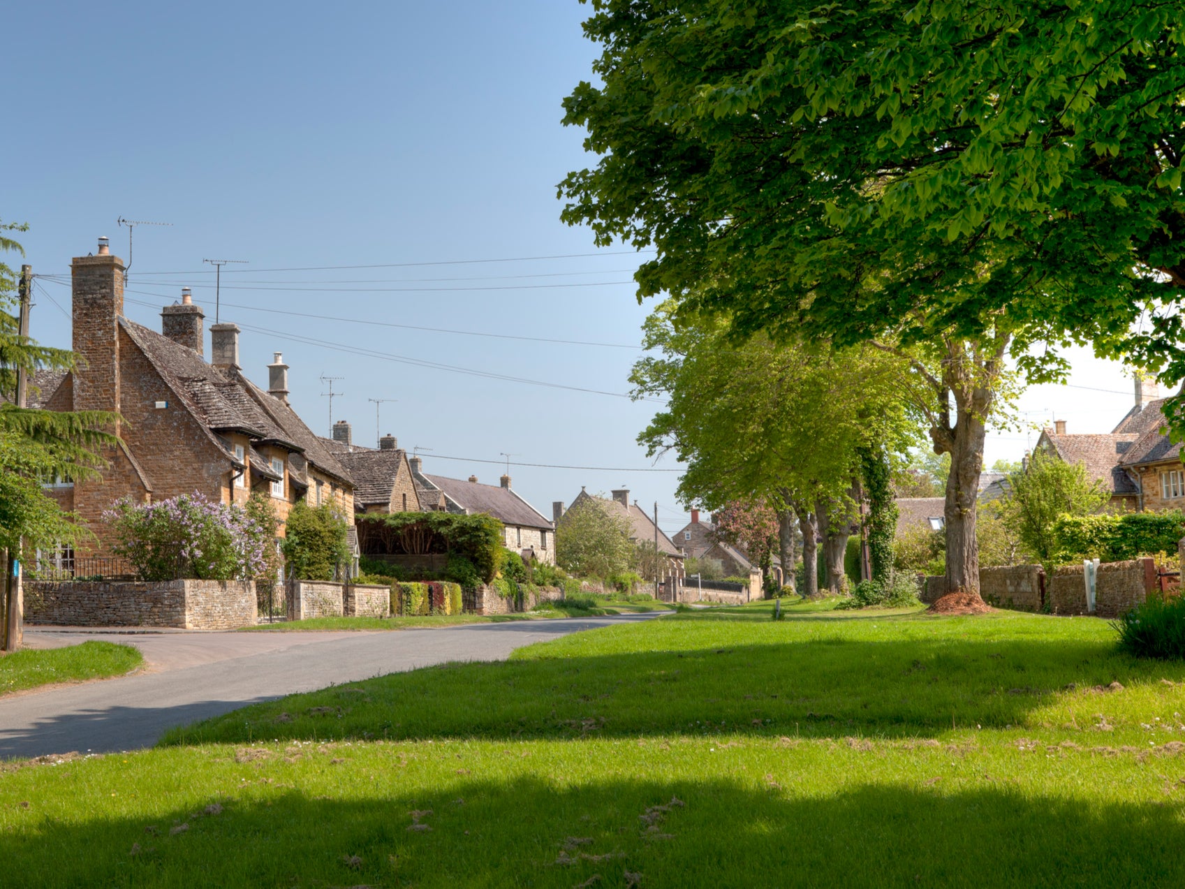 Linked by a direct train to London Paddington, Kingham is an accessible way to enjoy a quintessential Cotswolds village